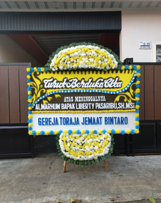 Papan Bunga Duka di Gendongan