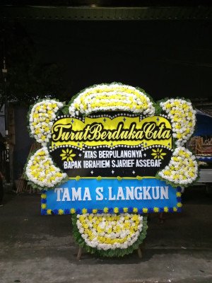 Papan Bunga Duka di Gendongan